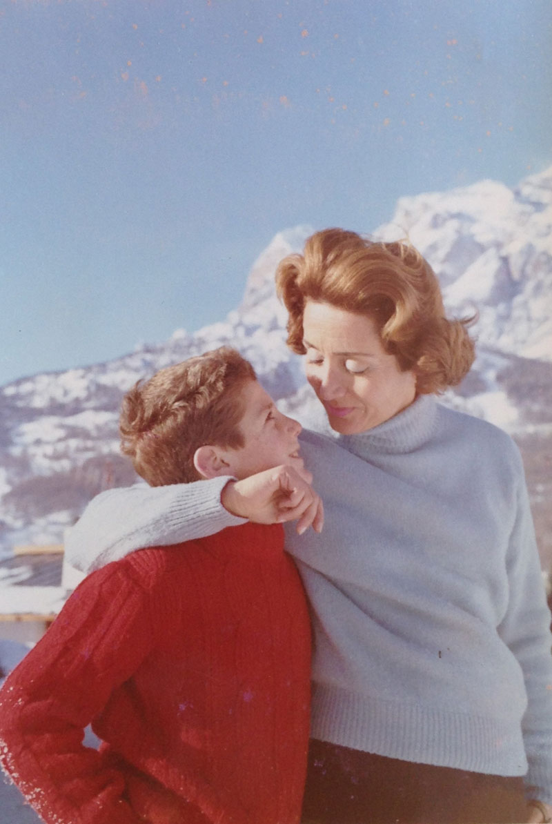 Yana avec son fils Giovanni à Cortina en 1966