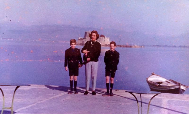 Nafplion, 1965: Yana with his sons Giovanni and Vittorio